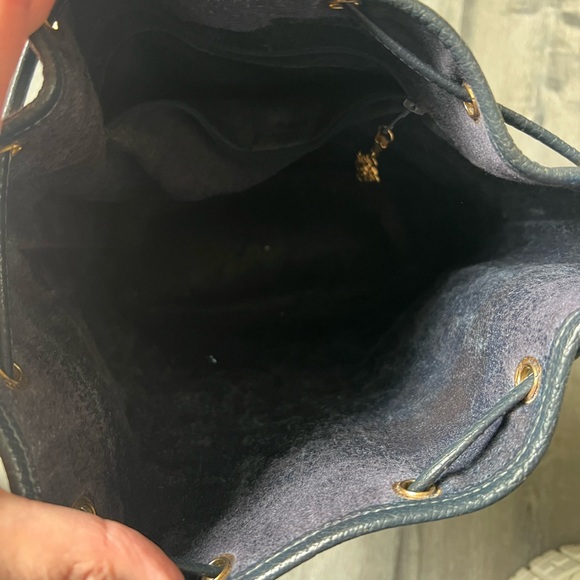 💯 Gucci navy drawstring Bucket bag - Picture 4 of 11